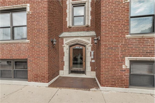 Foto del edificio - 6710 N Oliphant Ave