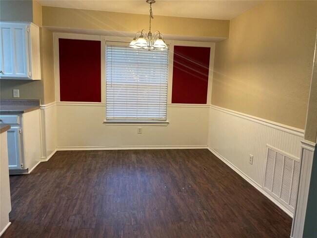 Building Photo - 3703 French Wood Dr