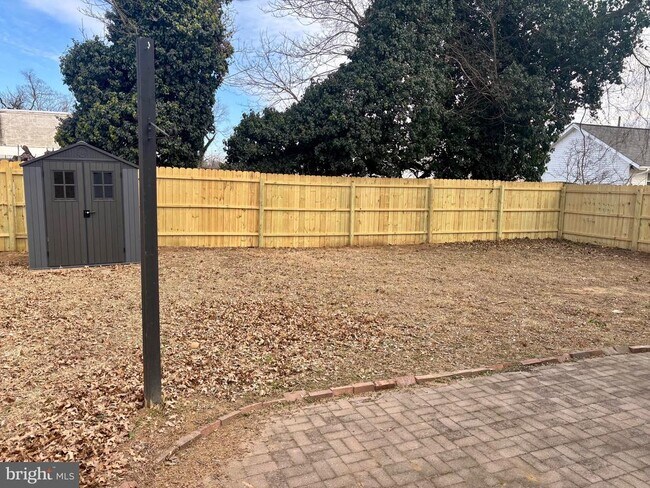 Foto del edificio - 2511 Charles St