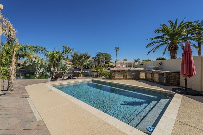 Foto del edificio - Luxury Waterfront Home in Ocotillo – Avail...