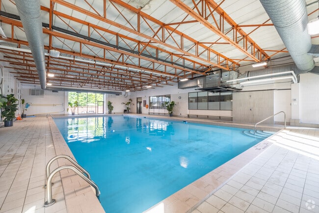 Piscine - Lord Halifax Place