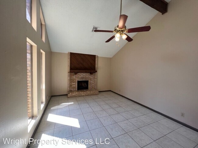 Building Photo - 3 br, 2.5 bath House - 708 Surrey