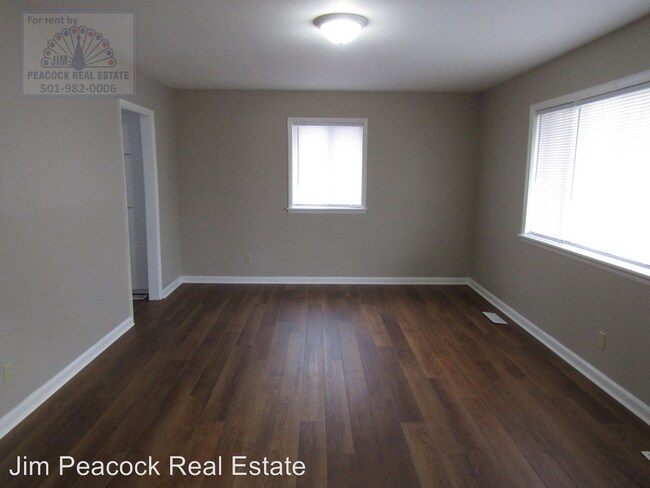Building Photo - 3 br, 1.5 bath House - 315 W. 34th Street