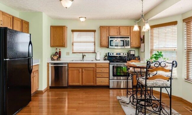 Building Photo - 9181 Stream Pebble Dr