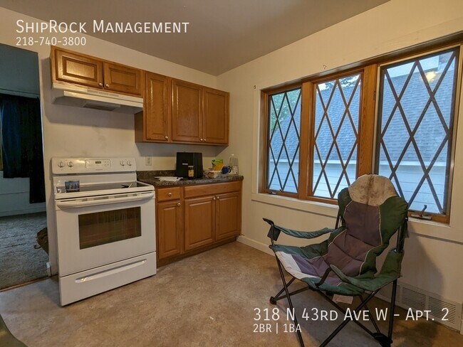 Building Photo - 318 N 43rd Ave W