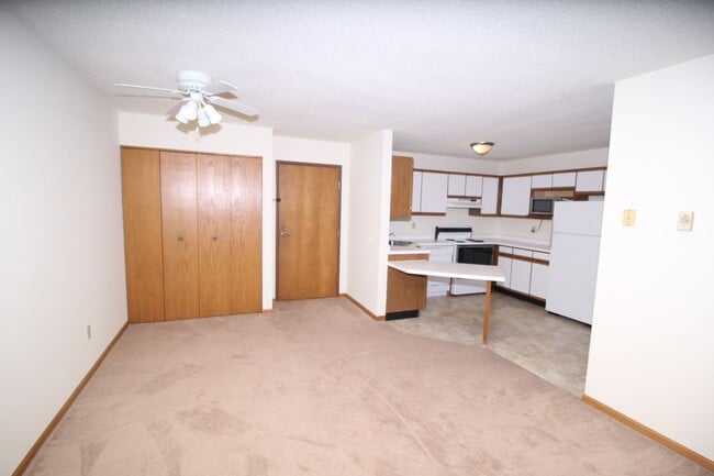 Interior Photo - Lake Pointe Apartment Homes
