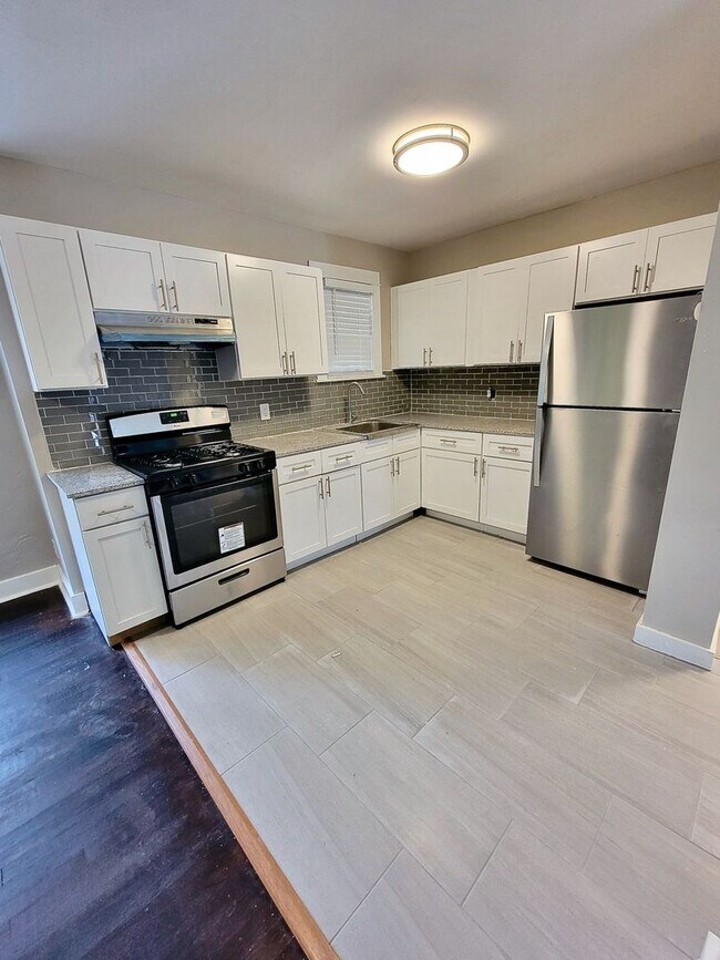 Photo - Spacious 3 Bedroom home in Brookline!