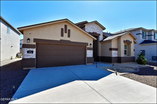 Foto del edificio - 10716 Drew Pearson Dr