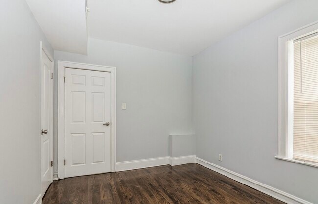 Building Photo - 7839 South Ellis Avenue, Unit 1