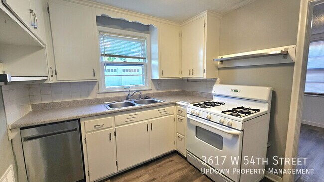 Building Photo - 3617 W 54th St