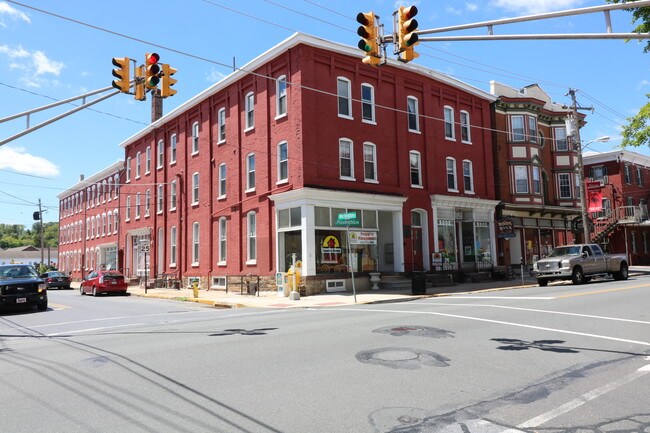 Foto del edificio - 17 S Washington St