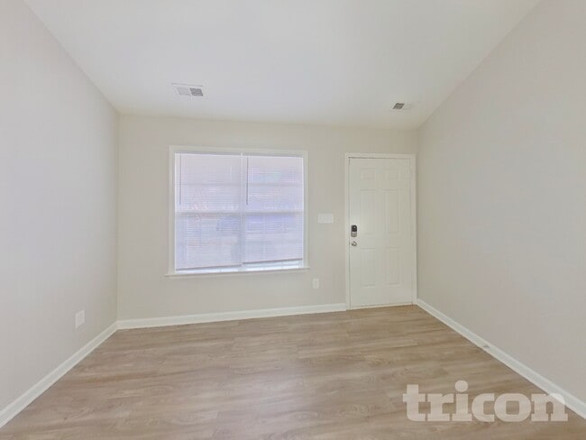 Building Photo - 310 Dexter Pl