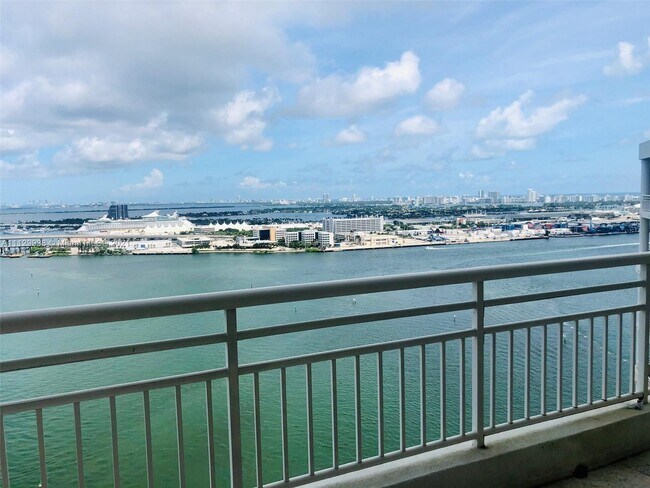 Foto del edificio - 888 Brickell Key Dr