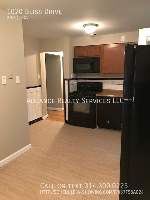 Building Photo - 1020 Bliss Dr