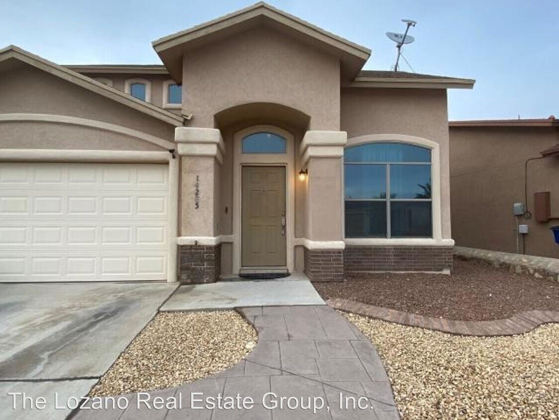 Primary Photo - 4 br, 2.5 bath House - 14285 Hacienda Rock Dr
