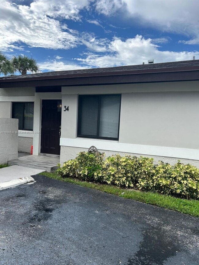 Building Photo - 9630 SW 152nd Ave