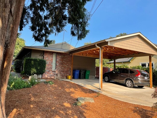 Building Photo - 21st Street Duplex