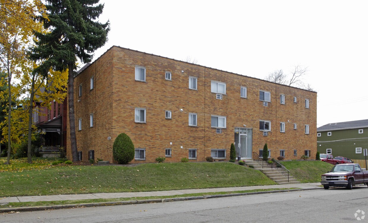 Primary Photo - 5800 Stanton Ave