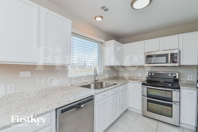 Building Photo - 5918 Vallecito Dr