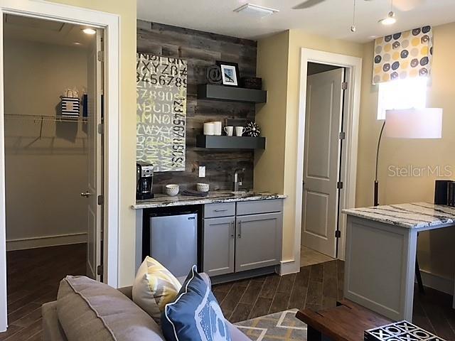 Building Photo - 4552 Water Oak Ter