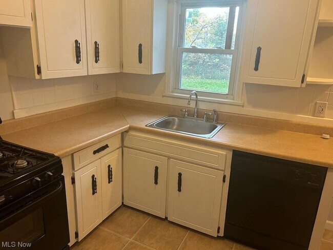 Foto del edificio - 4018 Ellison Rd