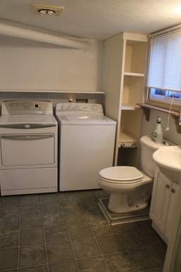 Building Photo - 604 N Sprague St
