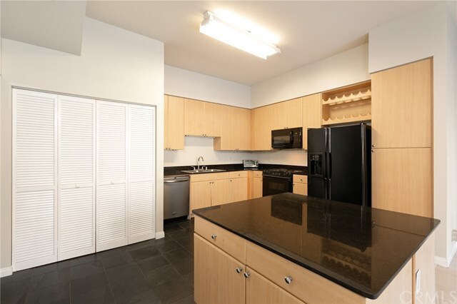 Foto del edificio - 388 E Ocean Blvd