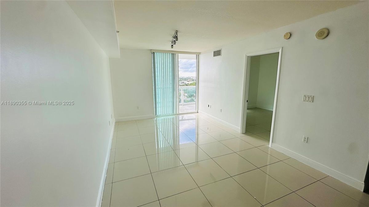 Foto del edificio - 1871 NW S River Dr