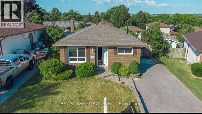 Building Photo - 882 Southdown Dr
