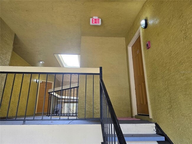 Building Photo - 5267 Images Cir
