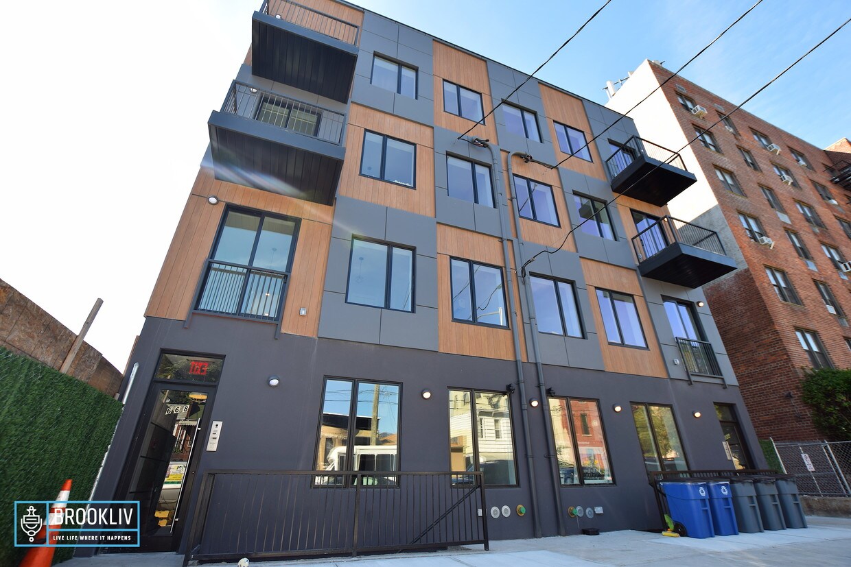 Foto principal - 664 Rutland Rd