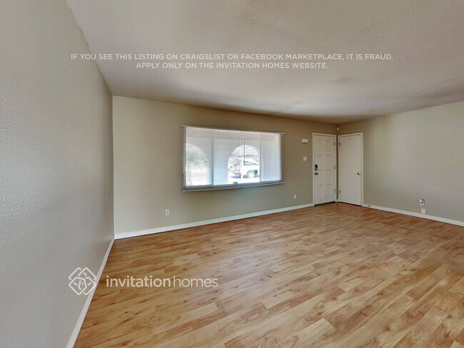 Foto del edificio - 3265 W Country Gables Dr