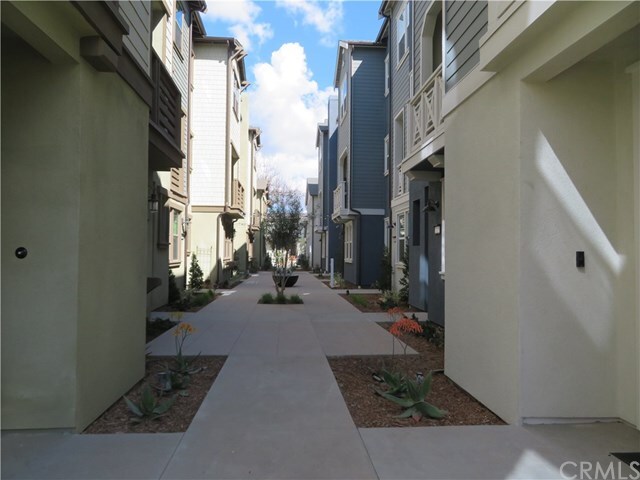 Building Photo - 211 Essex Ct