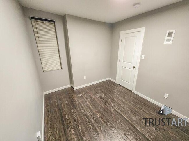 Building Photo - 3 bedroom house near Hunting Park Philadel...
