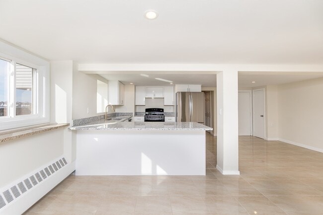 Building Photo - 53 St Germain St