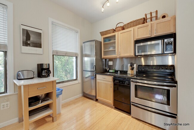 Building Photo - 1822 15th St NW