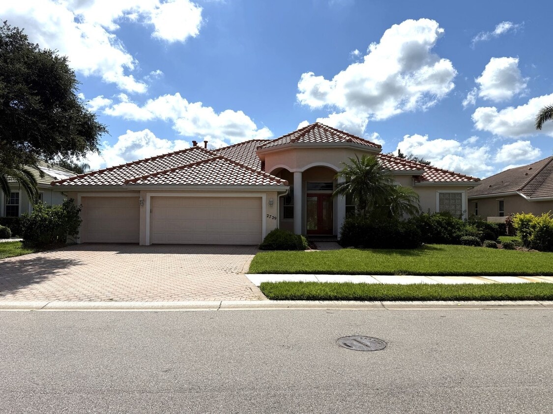 Foto principal - 4 Bedroom 3 Bath Single Family Home Laurel...