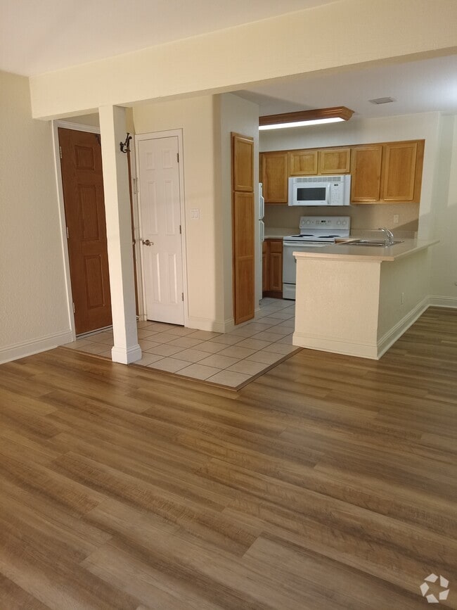 Building Photo - 2881 Huntington Blvd