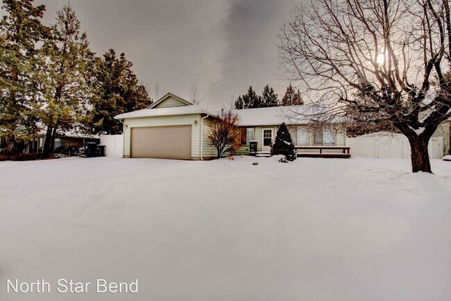 Building Photo - 3 br, 2 bath House - 932 NE Lena Pl