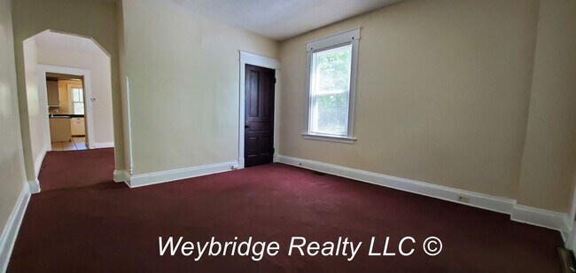 Building Photo - Nice 2-bedroom 1-bathroom house in West Pr...
