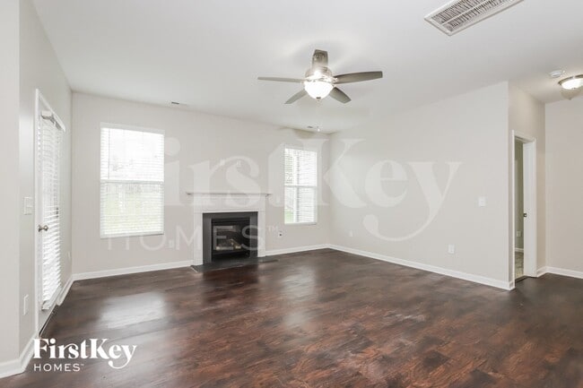 Building Photo - 3505 Panarama Dr