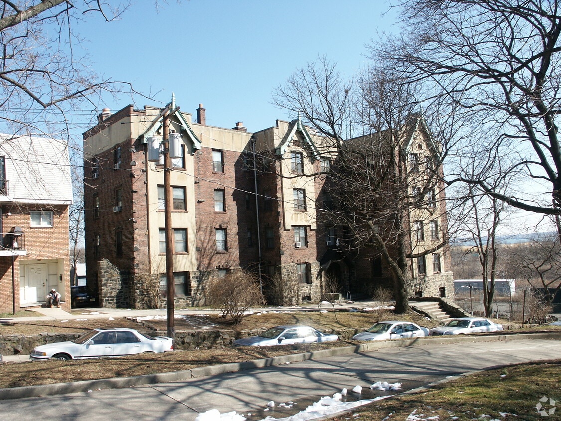 500 Garfield Ave, Jersey City, NJ 07305 Apartments in Jersey City, NJ