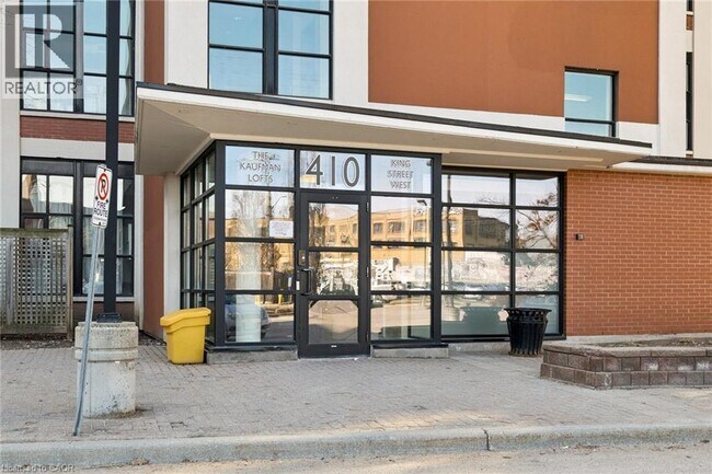 Building Photo - 410 King St W