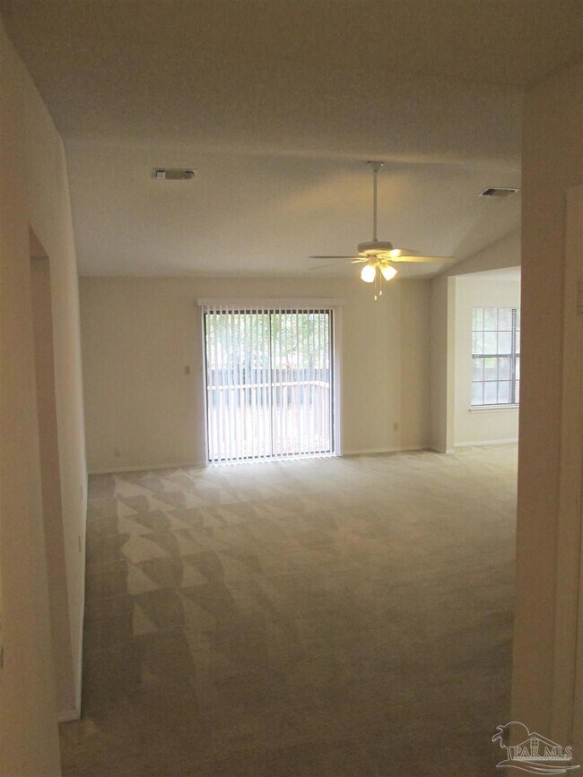 Foto del edificio - 6734 Bellview Pines Rd