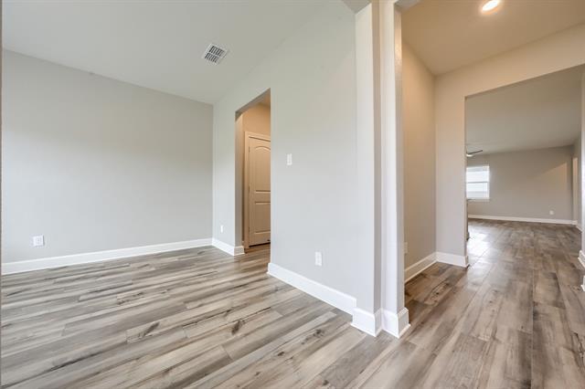 Building Photo - 909 Emerson Dr