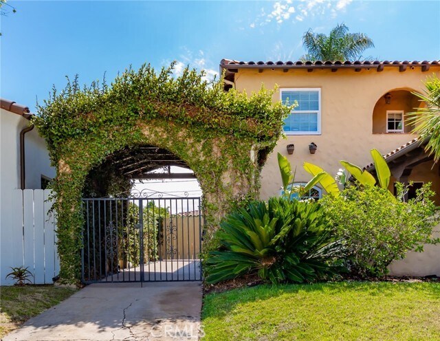 Building Photo - 4561 El Cerrito Dr