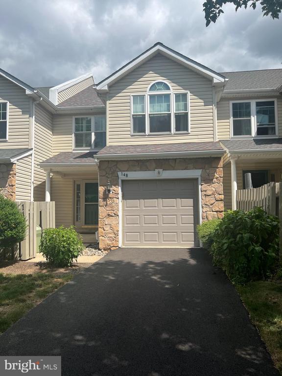 Foto principal - 148 Galway Cir