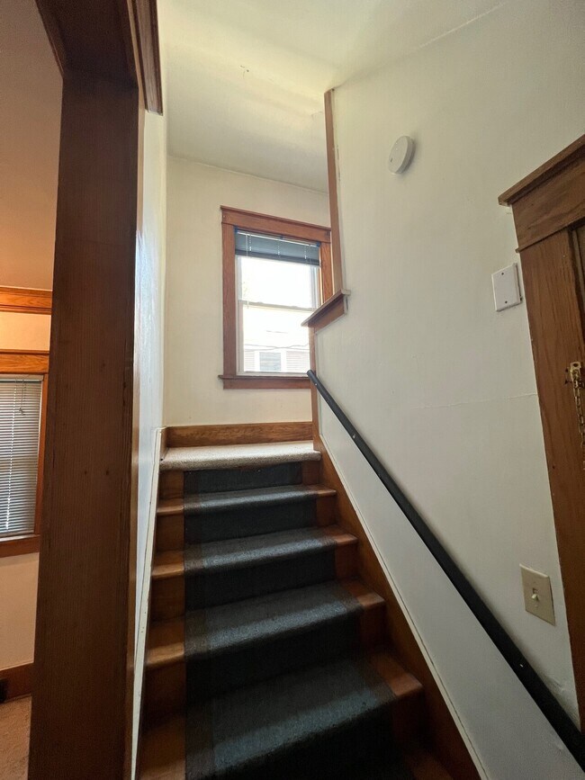 Building Photo - 1130 S 16th St
