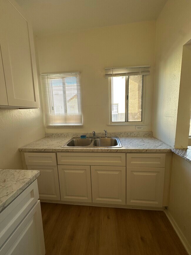 Foto del edificio - 1125 W 85th St