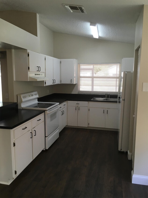 Primary Photo - 13421 Bellingham Dr